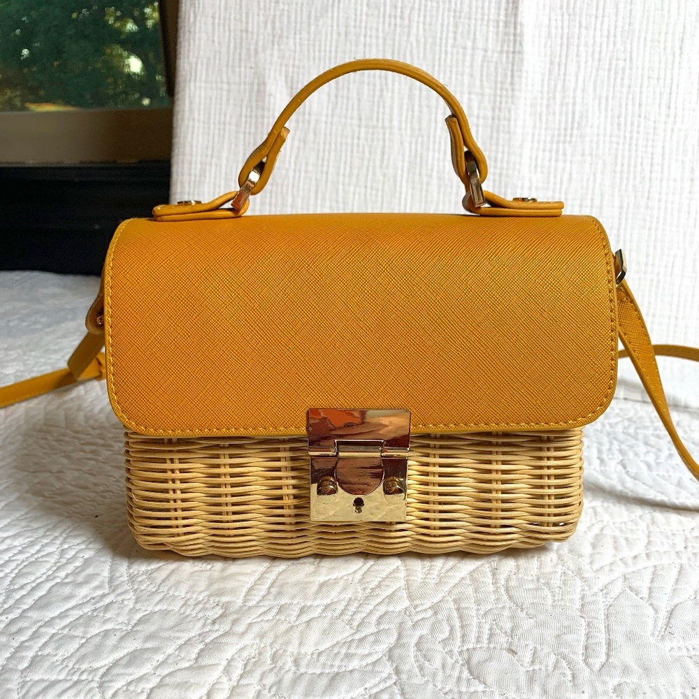 Tan & rattan wicker bag w/strap cute summery